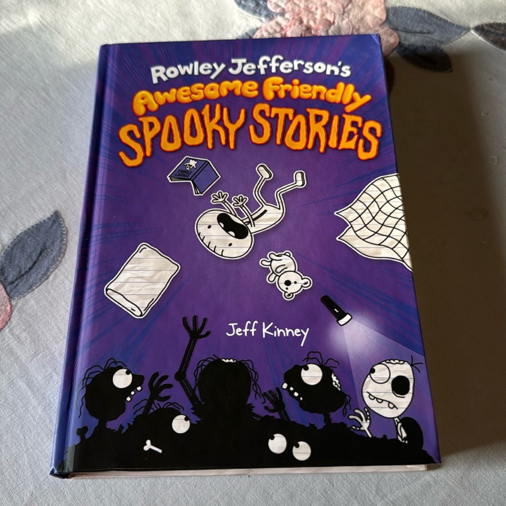 Diary of a Wimpy Kid Awesome Friendly Spooky Stories.  Brand New.
